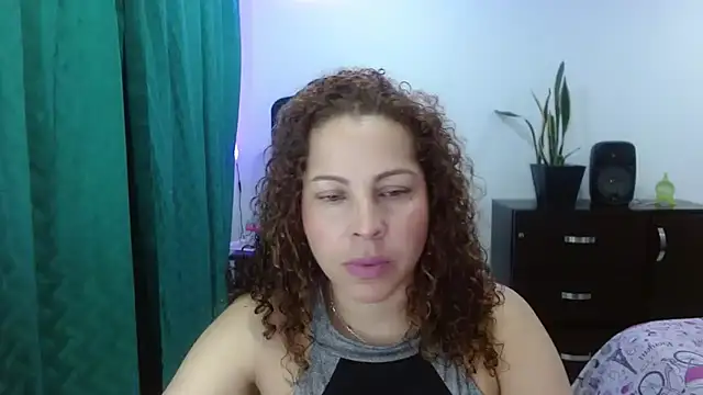 Yanis Ariel12 online show from 11-23-25, 01:48