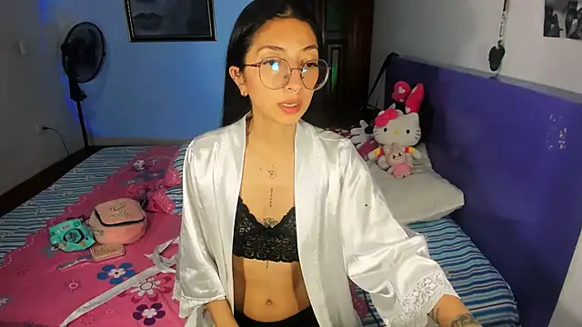Snapshot of Anais_lux chatting on 06-28-26, 12:28 Anais lux online show from 06-28-26, 12:28
