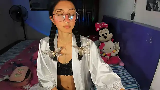 Snapshot of Anais_lux chatting on 07-01-26, 12:00 Anais lux online show from 07-01-26, 12:00