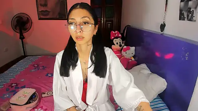 Snapshot of Anais_lux chatting on 06-30-26, 12:10 Anais lux online show from 06-30-26, 12:10