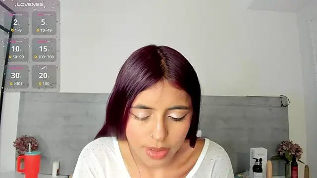 sunnyWhitee online show from 06-19-26, 07:41