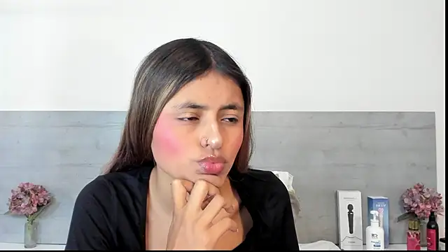 sunnyWhitee online show from 03-25-26, 03:11