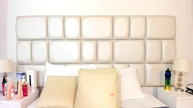 sunnyWhitee online show from 02-05-26, 07:32