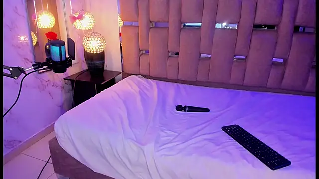 ShylySweet online show from 10-21-25, 05:40