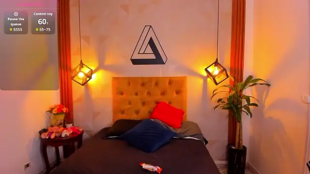 Snapshot of violet_sweet19 chatting on 02-14-26, 01:44 violet sweet19 online show from 02-14-26, 01:44