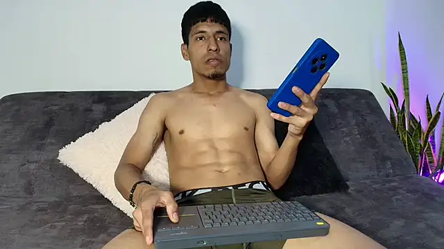 IsaXander743 online show from 12-15-25, 01:11