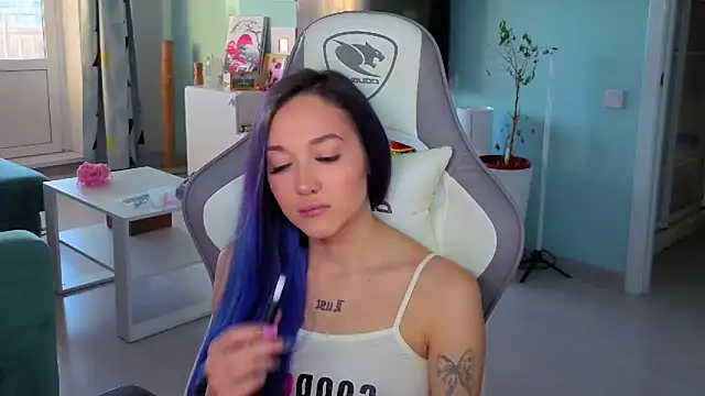 Snapshot of Im_suka chatting on 02-16-26, 02:32 Im suka online show from 02-16-26, 02:32