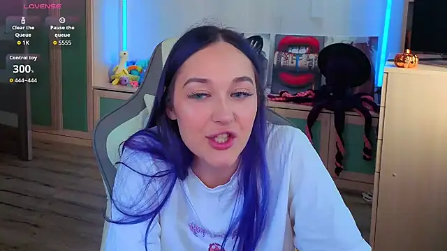 Im suka online show from 10-31-25, 04:53