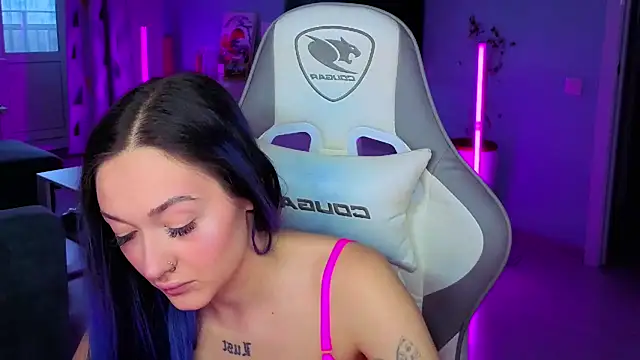 Snapshot of Im_suka chatting on 02-19-26, 01:46 Im suka online show from 02-19-26, 01:46