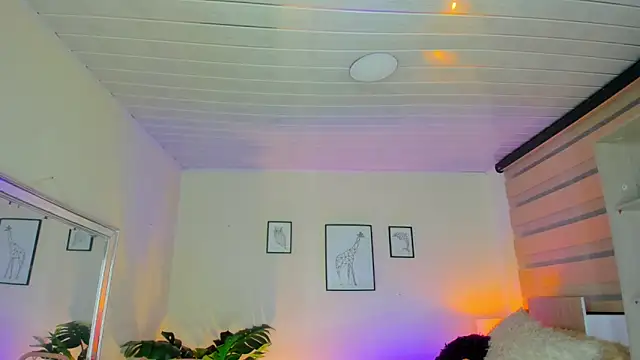 Snapshot of LusyKitty chatting on 10-03-25, 03:02 LusyKitty online show from 10-03-25, 03:02