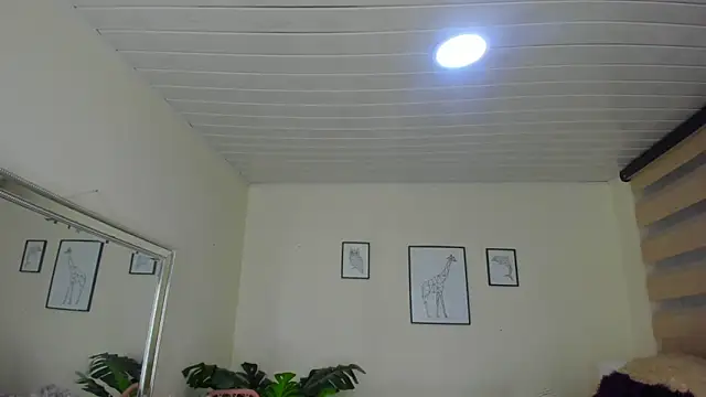 Snapshot of LusyKitty chatting on 09-22-25, 03:18 LusyKitty online show from 09-22-25, 03:18