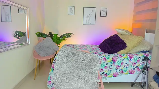 Snapshot of LusyKitty chatting on 09-19-25, 03:05 LusyKitty online show from 09-19-25, 03:05
