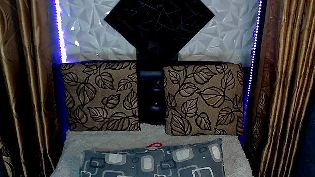 Snapshot of AtashaNicoLe chatting on 09-24-25, 02:29 AtashaNicoLe online show from 09-24-25, 02:29