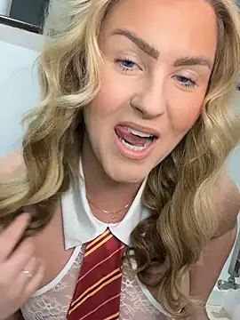 Charleigh xx online show from 06-03-26, 09:30
