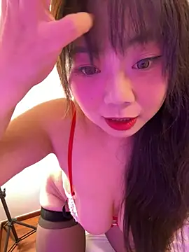 Snapshot of linlin886 chatting on 10-09-25, 02:39 linlin886 online show from 10-09-25, 02:39