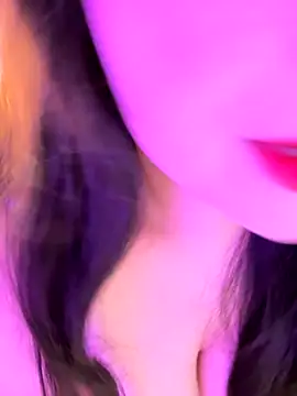 Snapshot of linlin886 chatting on 09-25-25, 02:45 linlin886 online show from 09-25-25, 02:45