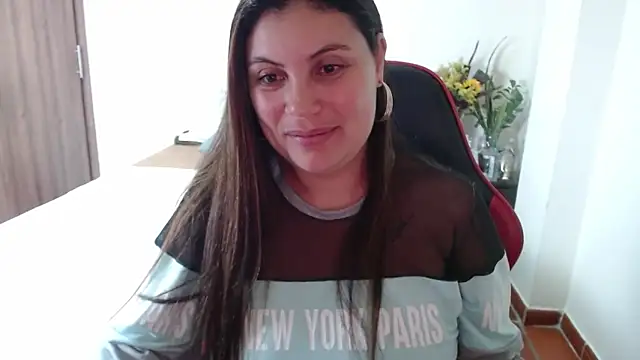 Snapshot of Secret_Bella chatting on 09-27-25, 11:38 Secret Bella online show from 09-27-25, 11:38