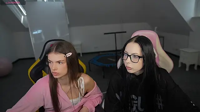 VivianSweet  online show from 03-07-26, 11:27