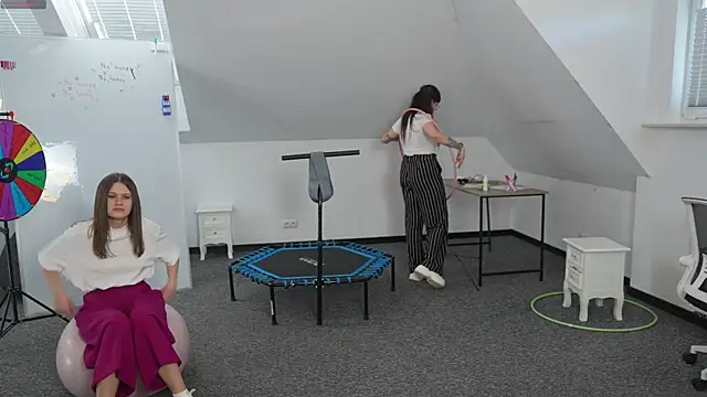 Snapshot of VivianSweet_ chatting on 04-23-26, 12:29 VivianSweet online show from 04-23-26, 12:29