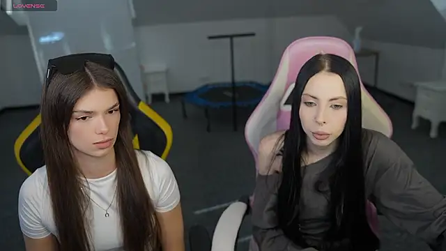 VivianSweet  online show from 03-04-26, 11:29