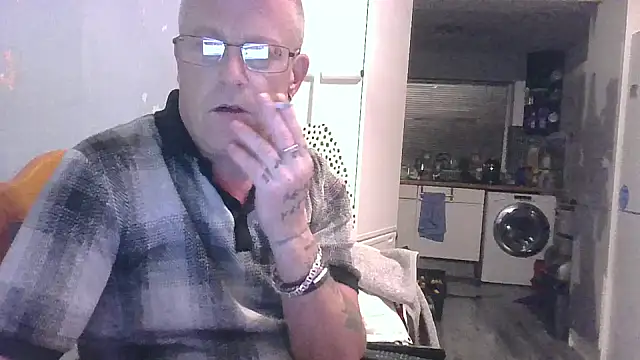 Snapshot of hefin18 chatting on 02-26-25, 11:09 hefin18 online show from 02-26-25, 11:09