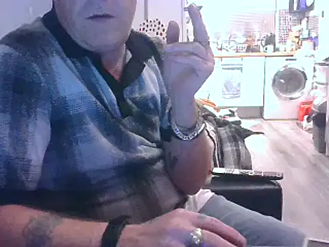 Snapshot of hefin18 chatting on 01-30-25, 09:58 hefin18 online show from 01-30-25, 09:58