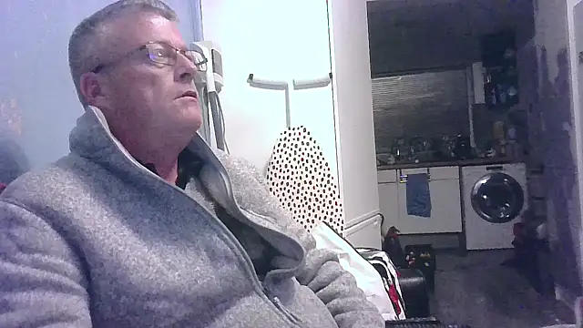 Snapshot of hefin18 chatting on 02-26-25, 07:32 hefin18 online show from 02-26-25, 07:32