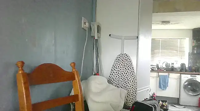 Snapshot of hefin18 chatting on 02-23-25, 12:05 hefin18 online show from 02-23-25, 12:05