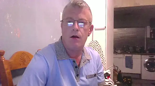 Snapshot of hefin18 chatting on 03-06-25, 10:58 hefin18 online show from 03-06-25, 10:58