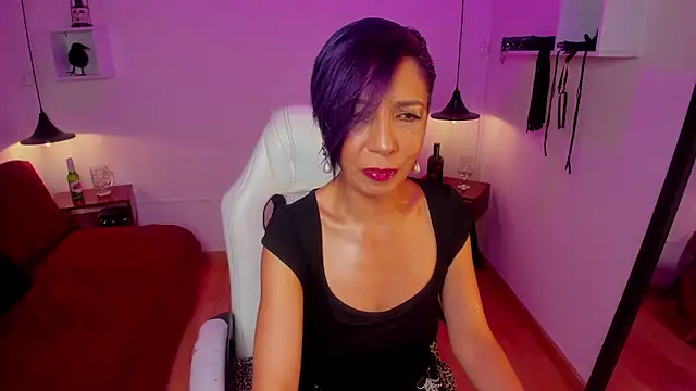 Snapshot of Trinityy__ chatting on 06-19-26, 07:52 Trinityy online show from 06-19-26, 07:52