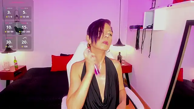 Snapshot of Trinityy__ chatting on 07-18-26, 07:44 Trinityy online show from 07-18-26, 07:44