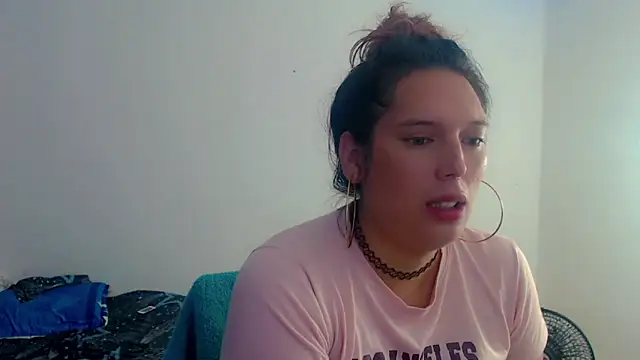 Snapshot of samanthaa_hot_ chatting on 01-05-26, 10:57 samanthaa hot online show from 01-05-26, 10:57