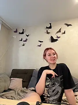 Hera Mark online show from 10-18-25, 04:14