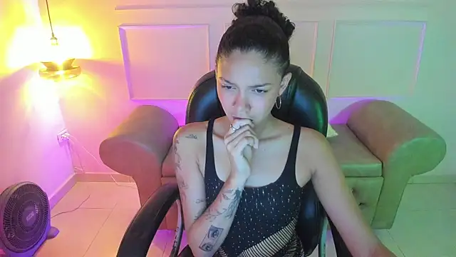 Snapshot of aitana_kahlo chatting on 02-09-26, 07:12 aitana kahlo online show from 02-09-26, 07:12