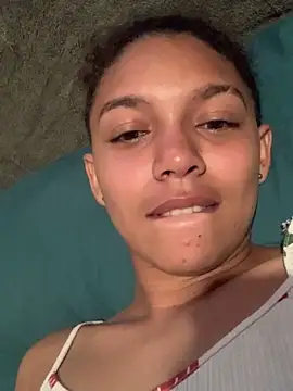 Snapshot of aitana_kahlo chatting on 02-15-26, 02:16 aitana kahlo online show from 02-15-26, 02:16