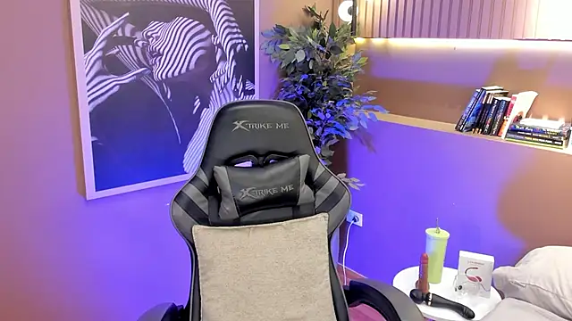 Skyyle  online show from 03-29-26, 04:41