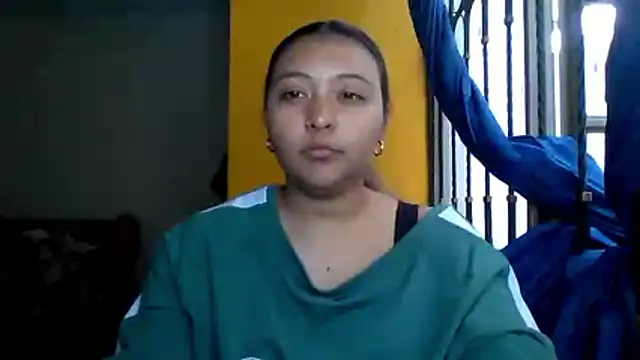 Snapshot of ALANA_150 chatting on 05-11-26, 01:23 ALANA 150 online show from 05-11-26, 01:23