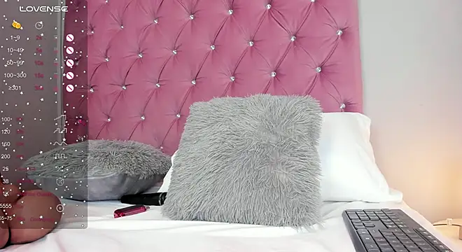 CapricornGirl  online show from 09-30-25, 11:22