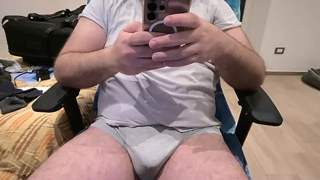 Snapshot of fabi0xx2 chatting on 01-09-26, 08:05 fabi0xx2 online show from 01-09-26, 08:05