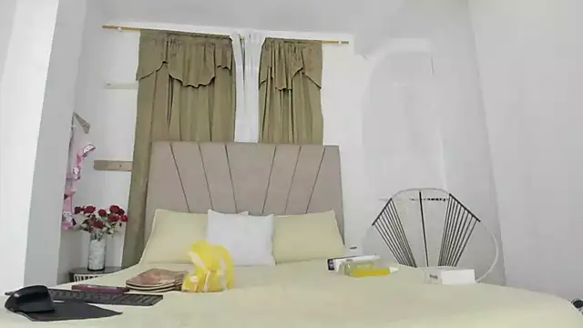 Lady miss    online show from 10-10-25, 12:39