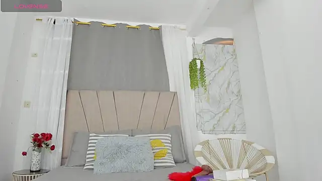 Lady miss    online show from 04-07-26, 12:07