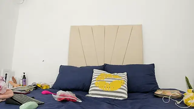 Lady miss    online show from 09-14-25, 01:33