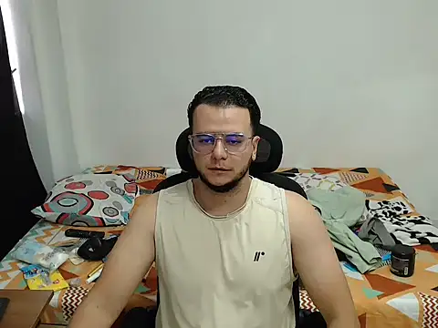 cloudsxxx online show from 04-01-26, 04:04