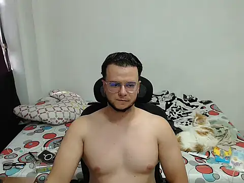 cloudsxxx online show from 03-31-26, 07:05