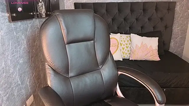 eileen  hills online show from 12-15-25, 06:58