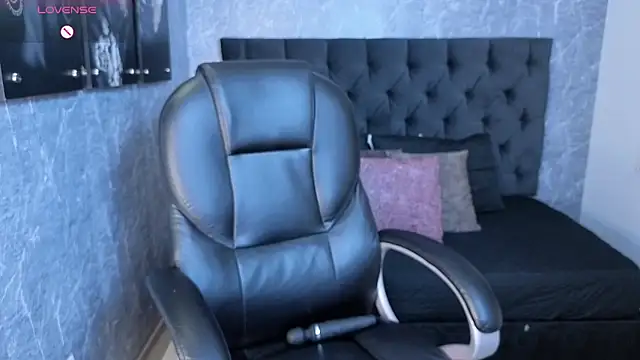 eileen  hills online show from 10-21-25, 06:18