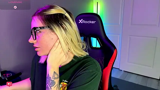 Charlies world online show from 12-14-25, 10:26