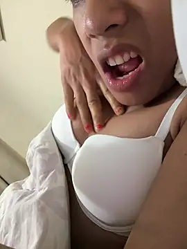 Ladyboyluxe online show from 02-28-26, 01:05