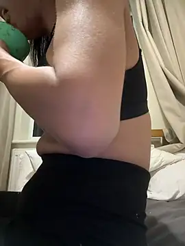 Ladyboyluxe online show from 02-21-26, 04:58