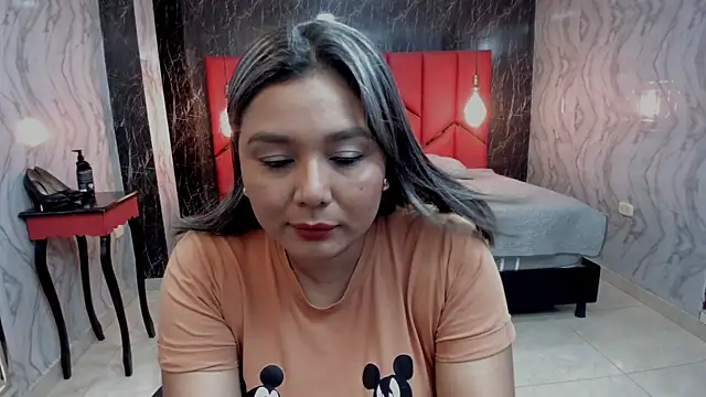 LatinaHoleQueen online show from 07-22-26, 03:25